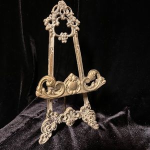 Andrea By Sadek. Brass easel. Vintage. Made in Japan.